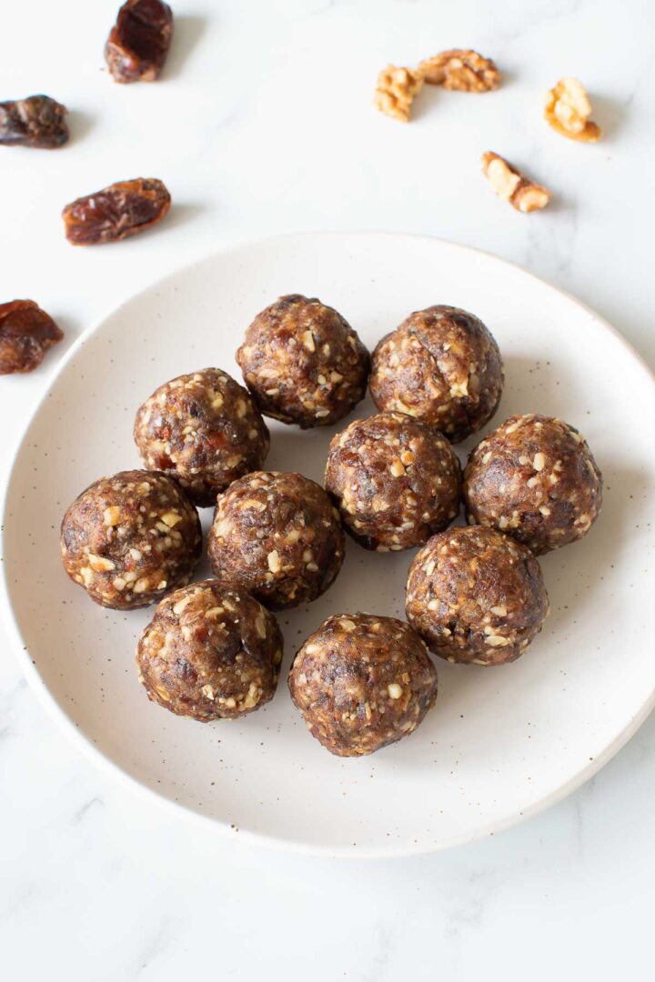 Date Energy Balls (+ Easy Variations!) - Hint of Healthy